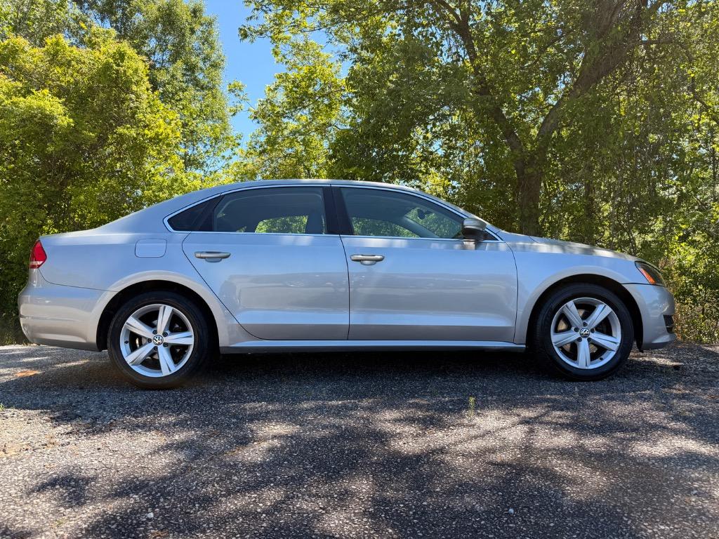 2013 Volkswagen Passat 2.5L SE w/Sunroof Auto PZEV's photo